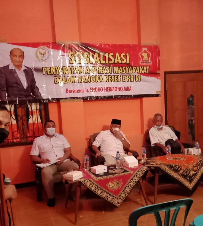 Anggota DPR RI dari partai Gerindra , Ir .Endro Hermono, MBA saat Reses