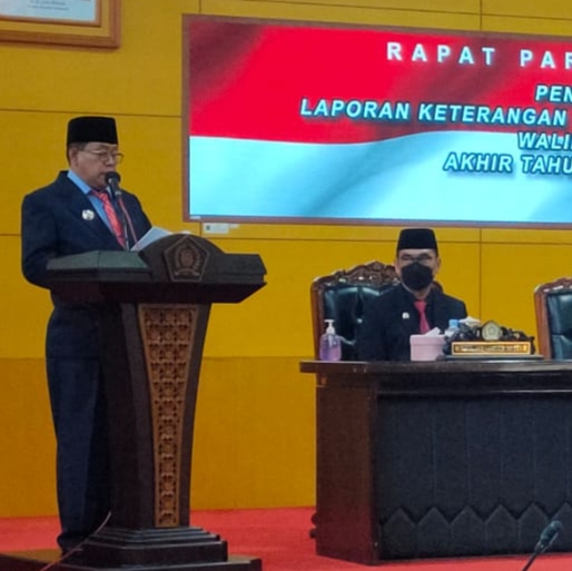 Walikota Blitar, Santoso Saat menyampaikan LKPJ tahun 2020 di Rapat Paripurna DPRD