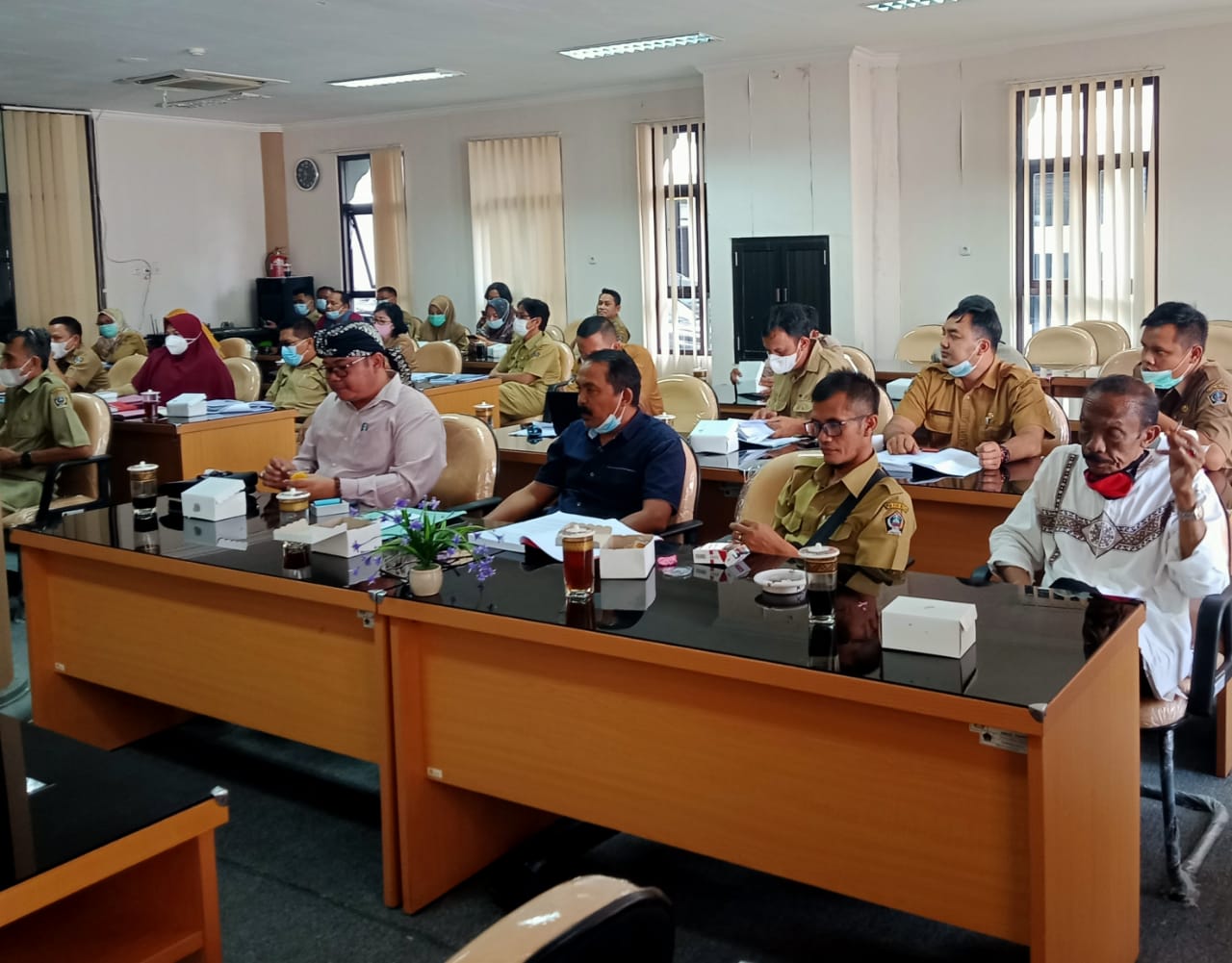 ForsekdesiGelar Hearing dengan Komisi IDPRD Kabupaten Blitar