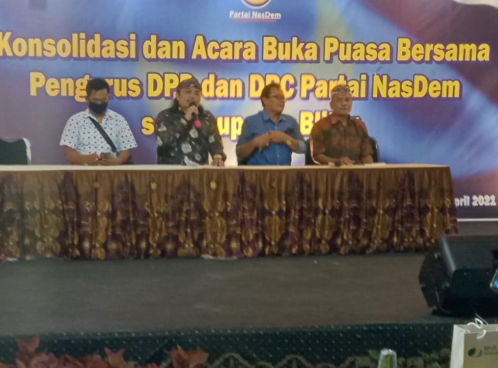 Nurhadi, Ketua DPD Nasdem Kabupaten Blitar pada acara Konsolidasi di kmpung Coklat