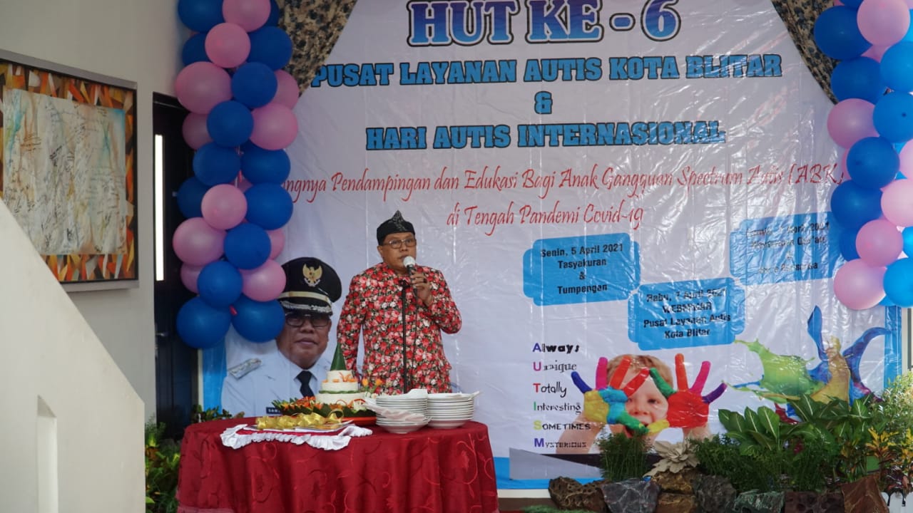WaliKota Blitar, Santoso Saat memberi sambutan dalam acara HUT Pusat Layanan Autis di Kelurahan Bendo, Kecamatan Kepanjenkidul, Kota Blitar.