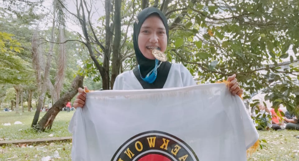 Dhea Alesandra Antoni Alam, Usai Mengikuti Pertandingan Sumsel Open dan Meraih medali Emas. (mitratoday.com/Iswan).