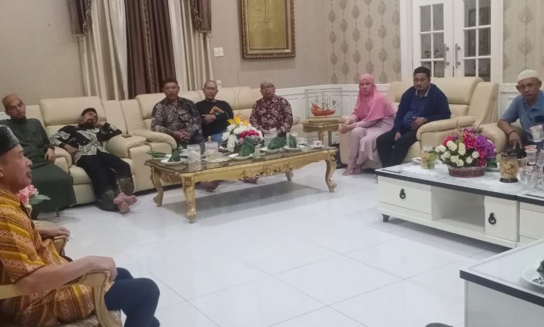 Suasana pertemuan Bupati Mursil dengan para Datok Penghulu se-Kejuruan Muda