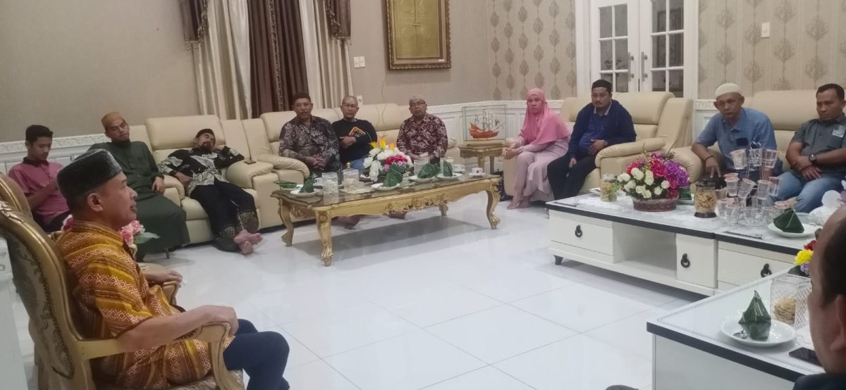 Suasana pertemuan Bupati Mursil dengan para Datok Penghulu se-Kejuruan Muda