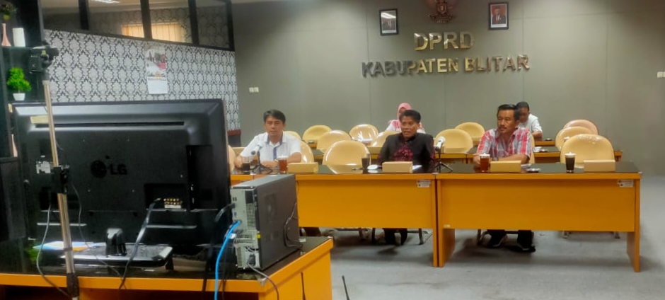 Ketua DPRD Dan Wakil Ketua Ikut Rakor Dengan Kemendagri Secara Zoom.